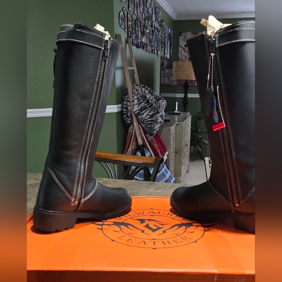 Milwaukee Black 17-Inch Lace Side Leather Boots with Contrast Stitching #1124 - Picture 5 of 16